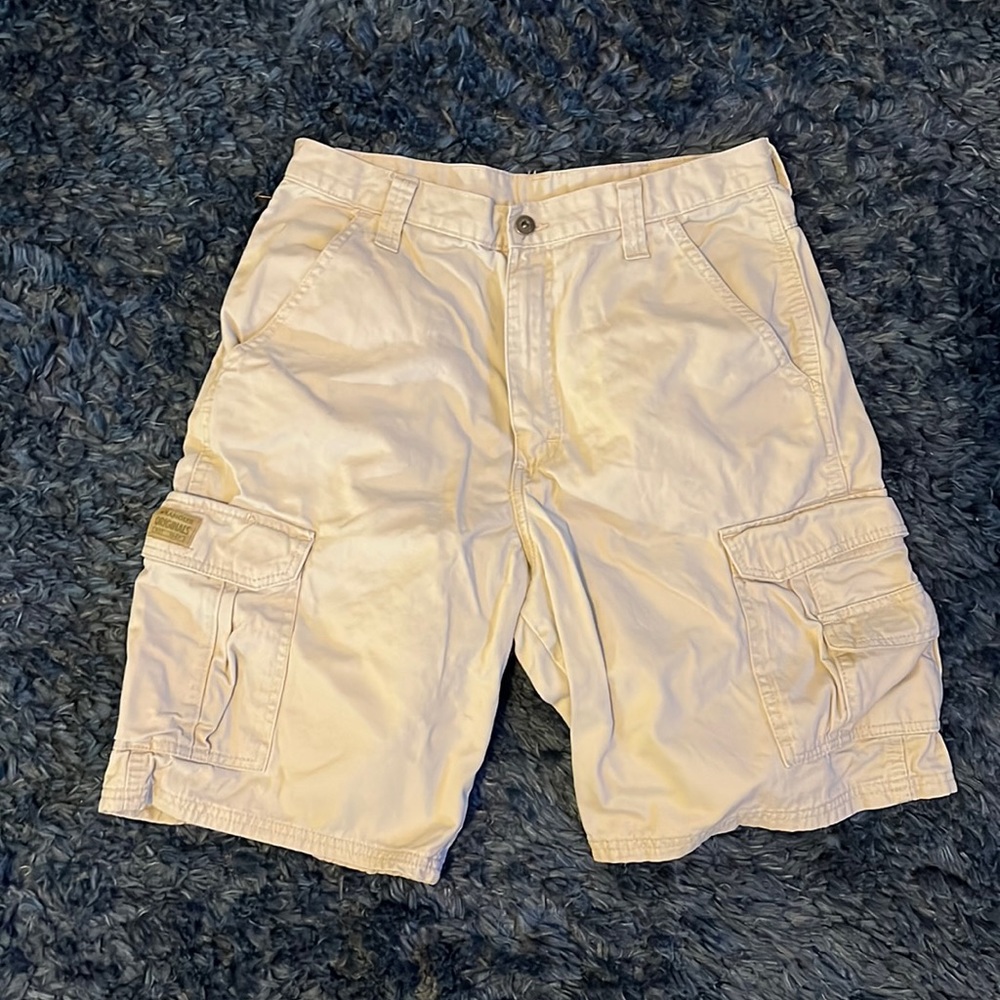 Men’s Wrangler Khaki Cargo Shorts Size 32